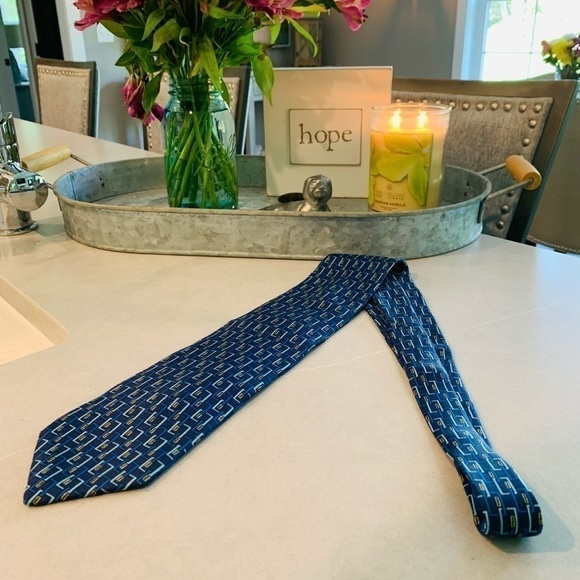 𝅺FENDI Silk Tie - Picture 9 of 16